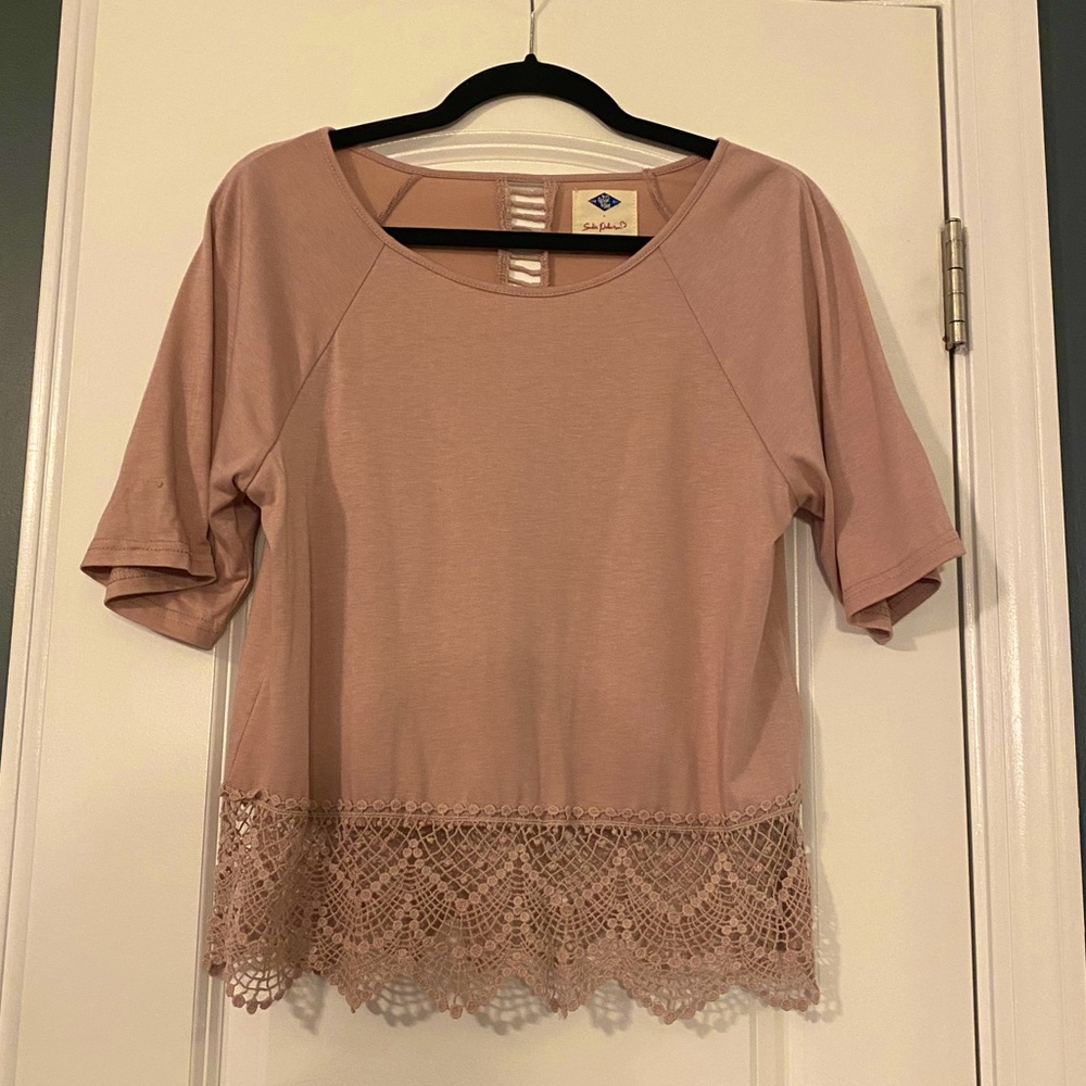 Sadie Robertson Pale Pink top